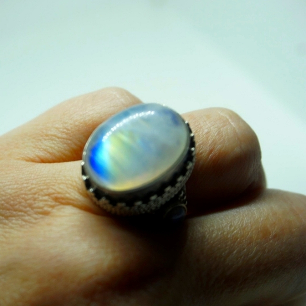 Vintage Rainbow Moonstone 925 Solid Silver Ring - image 6